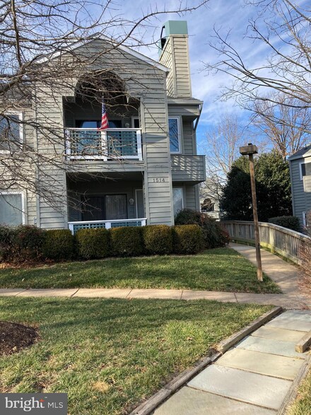 1514 Summerchase Ct Unit B, Reston, VA 20194