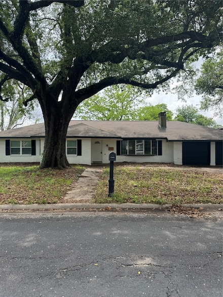 1610 Texas St, Liberty, TX 77575