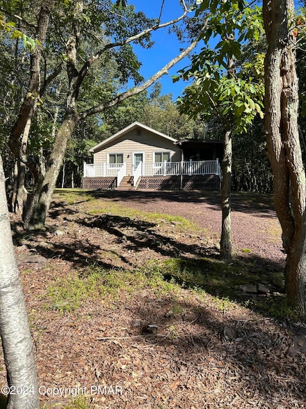 55 Blairwood Ln, Albrightsville, PA 18210