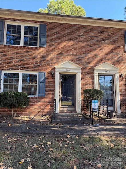 8816 Hunter Ridge Dr, Charlotte, NC 28226