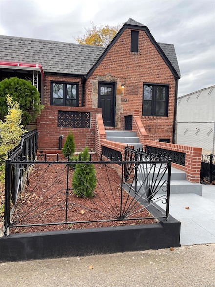 1033 E 52nd St, Brooklyn, NY 11234