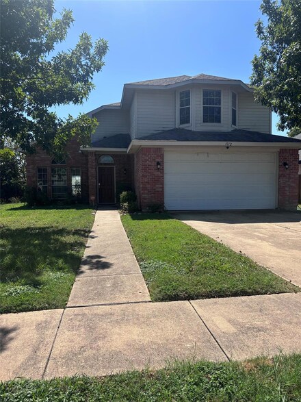 1012 Andrea Michele Ln, Glenn Heights, TX 75154
