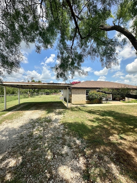 122 Don Propp Rd, Azle, TX 76020