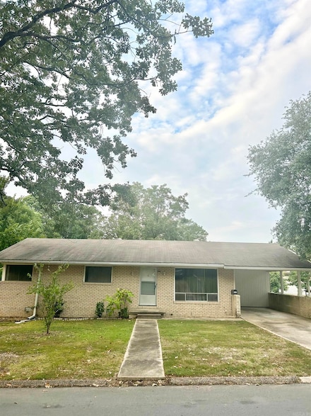 910 W 8th St, El Dorado, AR 71730