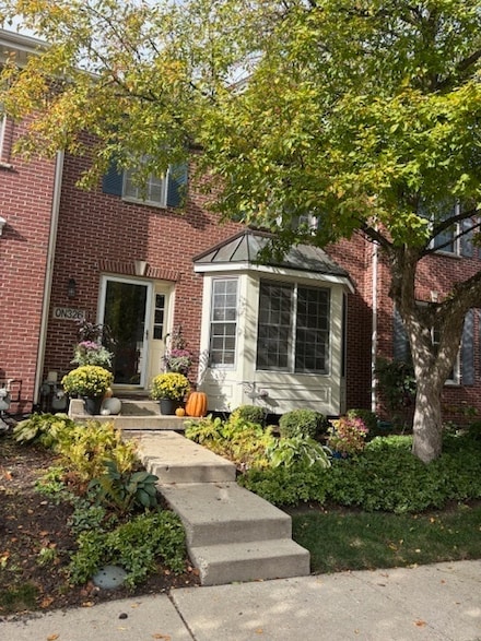 0N326 Baker Dr, Geneva, IL 60134