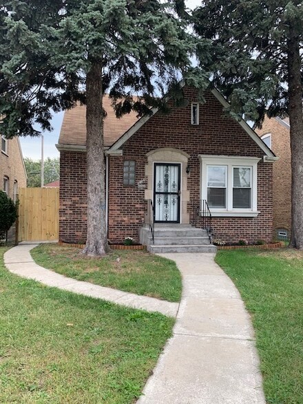 11252 S Avenue L, Chicago, IL 60617