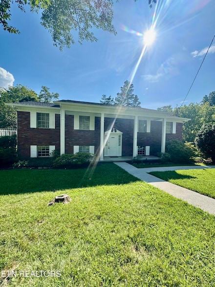 121 Ida Hertzler Ln, Knoxville, TN 37934