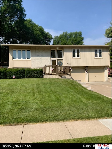 9323 O St, Omaha, NE 68127