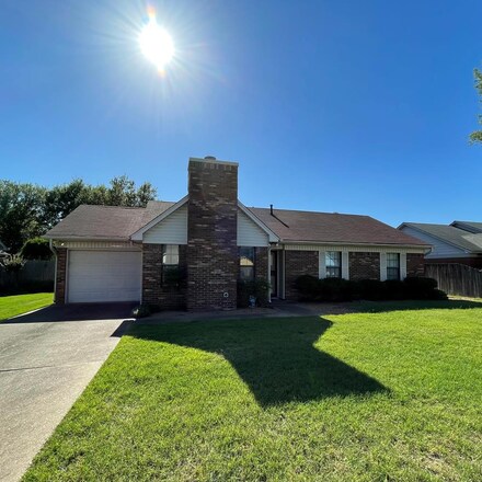 1502 Balfour Rd, West Memphis, AR 72301