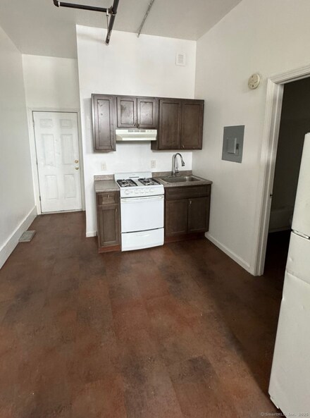 2014 Main St Unit 23, Bridgeport, CT 06604