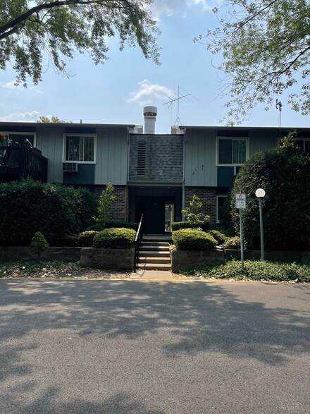 936 E Old Willow Rd Unit 93610, Prospect Heights, IL 60070