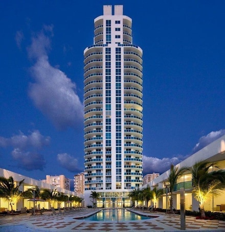 1945 S Ocean Dr Unit 505, Hallandale Beach, FL 33009