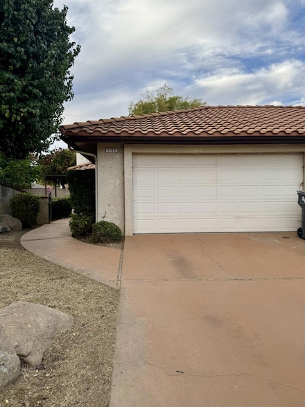 1104 Pinewood Ct, Madera, CA 93637