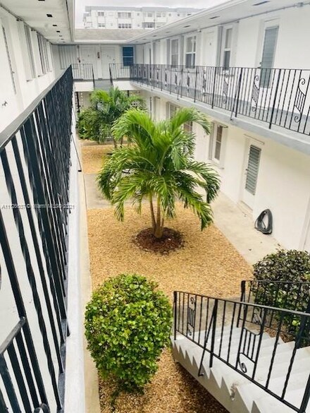 1710 Madison St Unit 8, Hollywood, FL 33020
