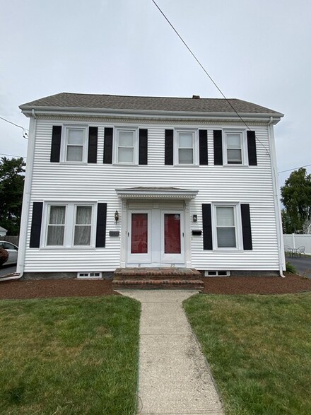 18 River St, Quincy, MA 02169