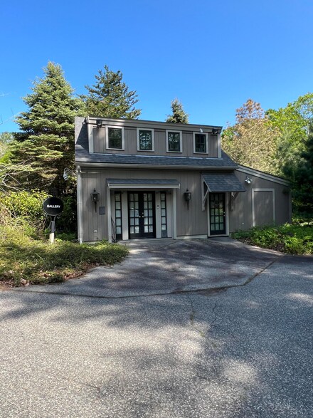 13 River Rd, Cape Neddick, ME 03902