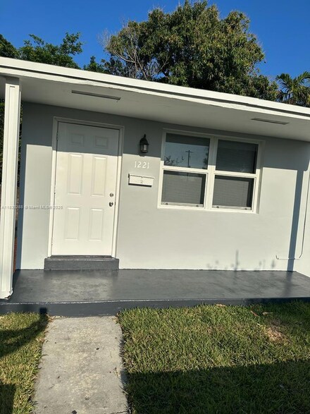 1219 N 20th Ave, Hollywood, FL 33020