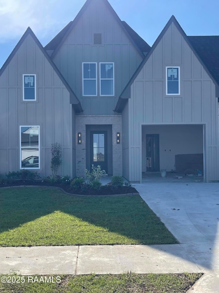 210 Amsterdam Ave, Youngsville, LA 70592