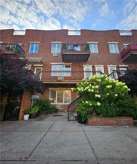 8420 25th Ave Unit 1B, Brooklyn, NY 11214