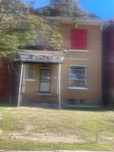 1366 Burd Ave, Saint Louis, MO 63112