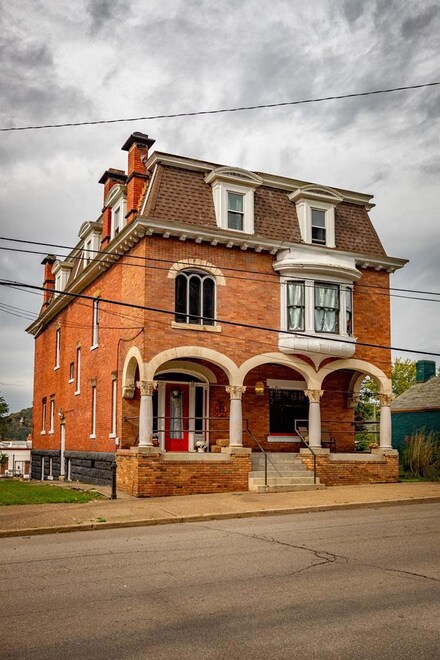 737 Market St, Wheeling, WV 26003