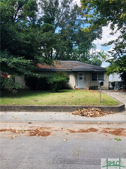 1003 Porter St, Savannah, GA 31415