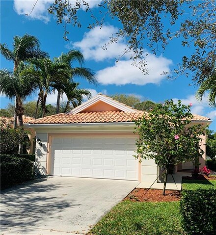 2008 Valencia Dr, Delray Beach, FL 33445