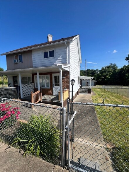 353 1st St, Adah, PA 15410