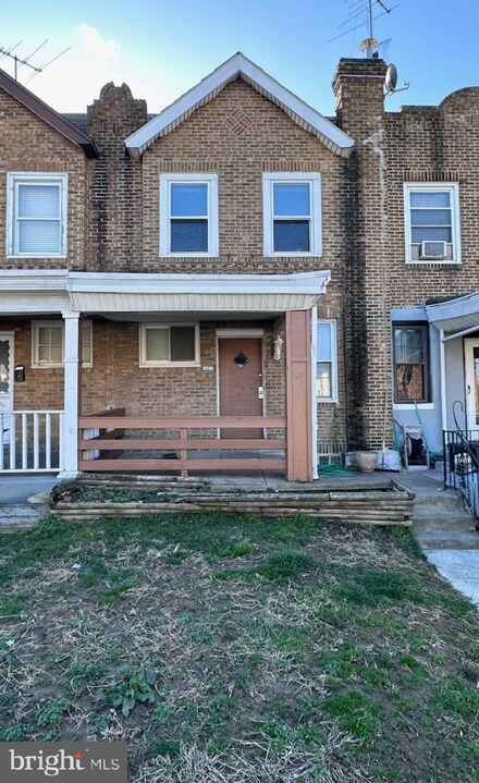 6742 Dicks Ave, Philadelphia, PA 19142