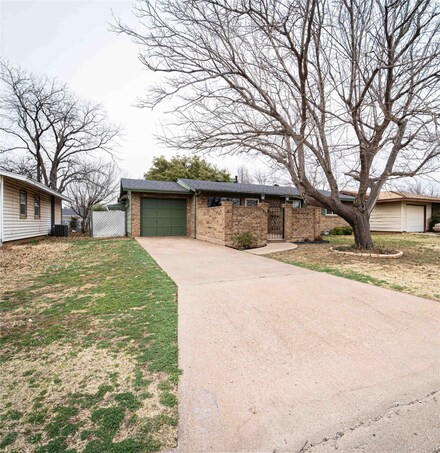 2934 S 28th St, Abilene, TX 79605