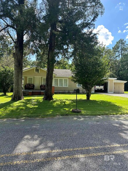405 Marks Ave, Bay Minette, AL 36507