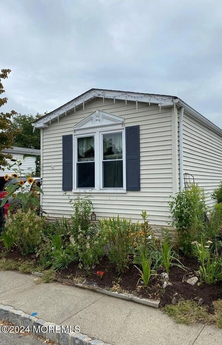 37 Citation St, Howell, NJ 07731