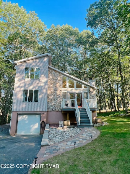 445 Hyland Dr, East Stroudsburg, PA 18301