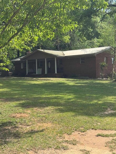 8742 Ferrell Rd, Red Level, AL 36474
