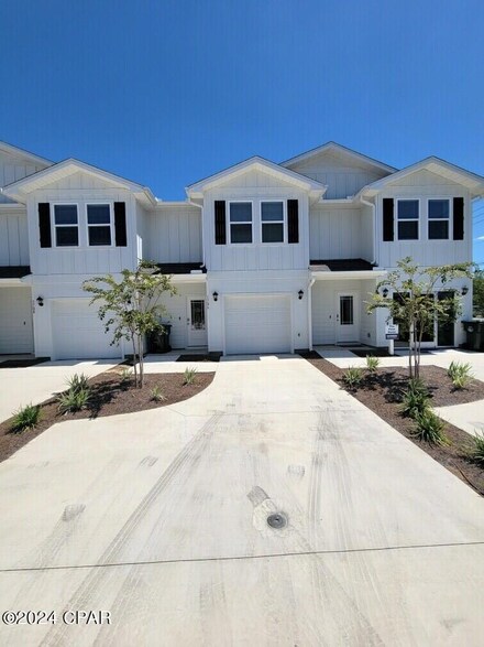 1706 Jakes Dr, Panama City, FL 32405