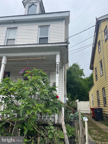 256 Walnut St, Bridgeton, NJ 08302