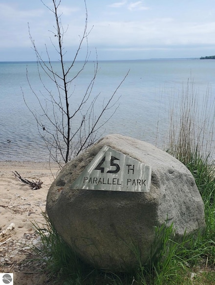 1830 S West Bay Shore Dr, Suttons Bay, MI 49682