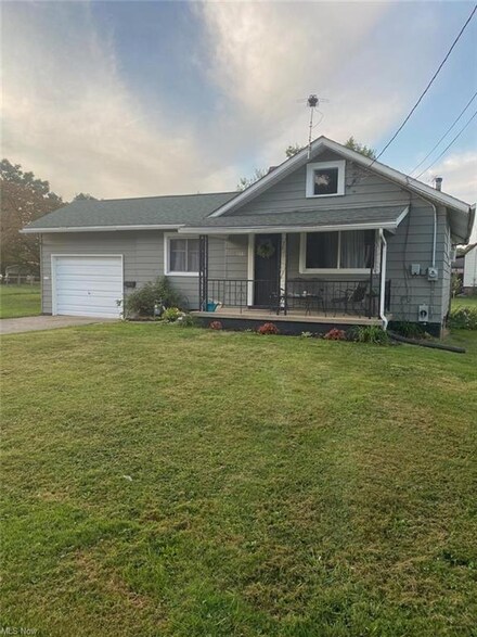 2133 34th St NE, Canton, OH 44705