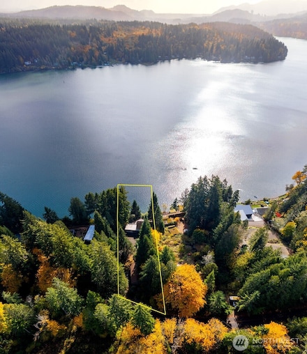 5611 Sunrise Beach Rd NW, Olympia, WA 98502