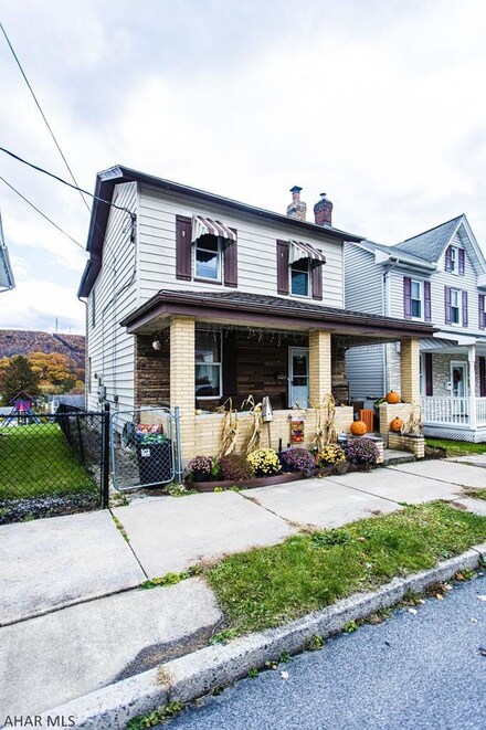 2110 Adams Ave, Tyrone, PA 16686