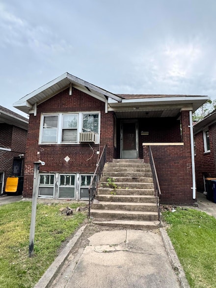 1072 Van Buren St, Gary, IN 46402