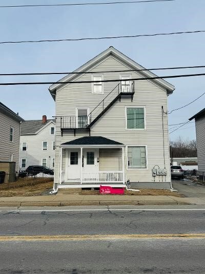 989 Mendon Rd, Cumberland, RI 02864