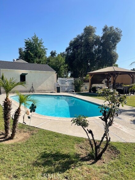 2807 Lincoln Dr, San Bernardino, CA 92405
