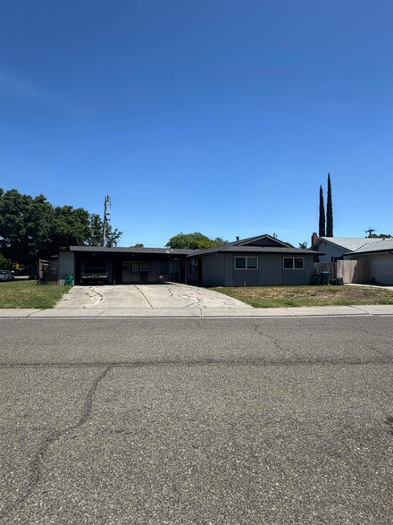 103 Cordova Ln, Stockton, CA 95207