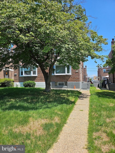 2123 Loney St, Philadelphia, PA 19152