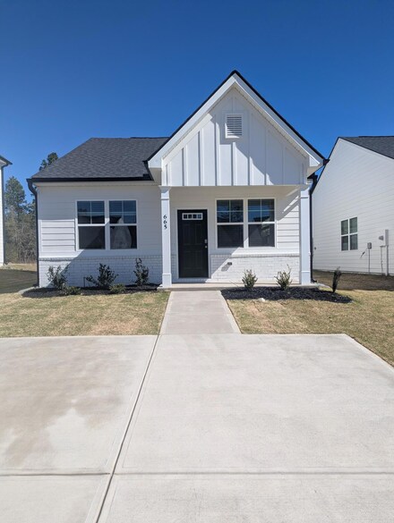 665 Quartz Ln, Graniteville, SC 29829