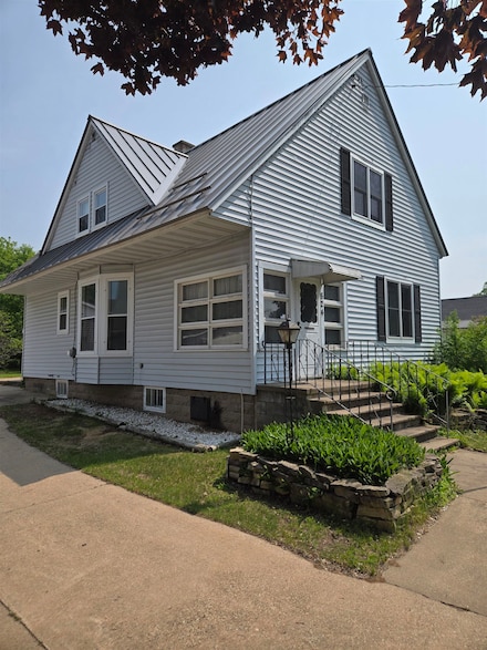 624 Depot St, Manawa, WI 54949