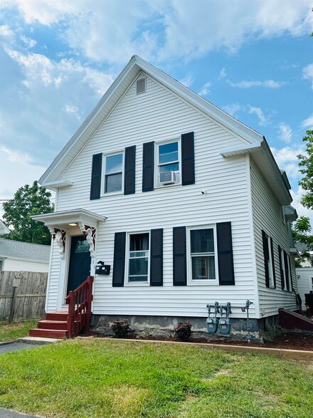 44 Arlington St, Manchester, NH 03104
