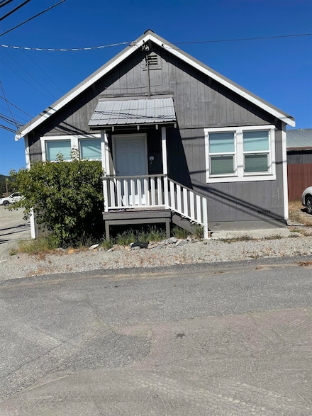 59 California St, Portola, CA 96122