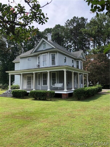 29 S Bay Haven Dr, Gwynn, VA 23066